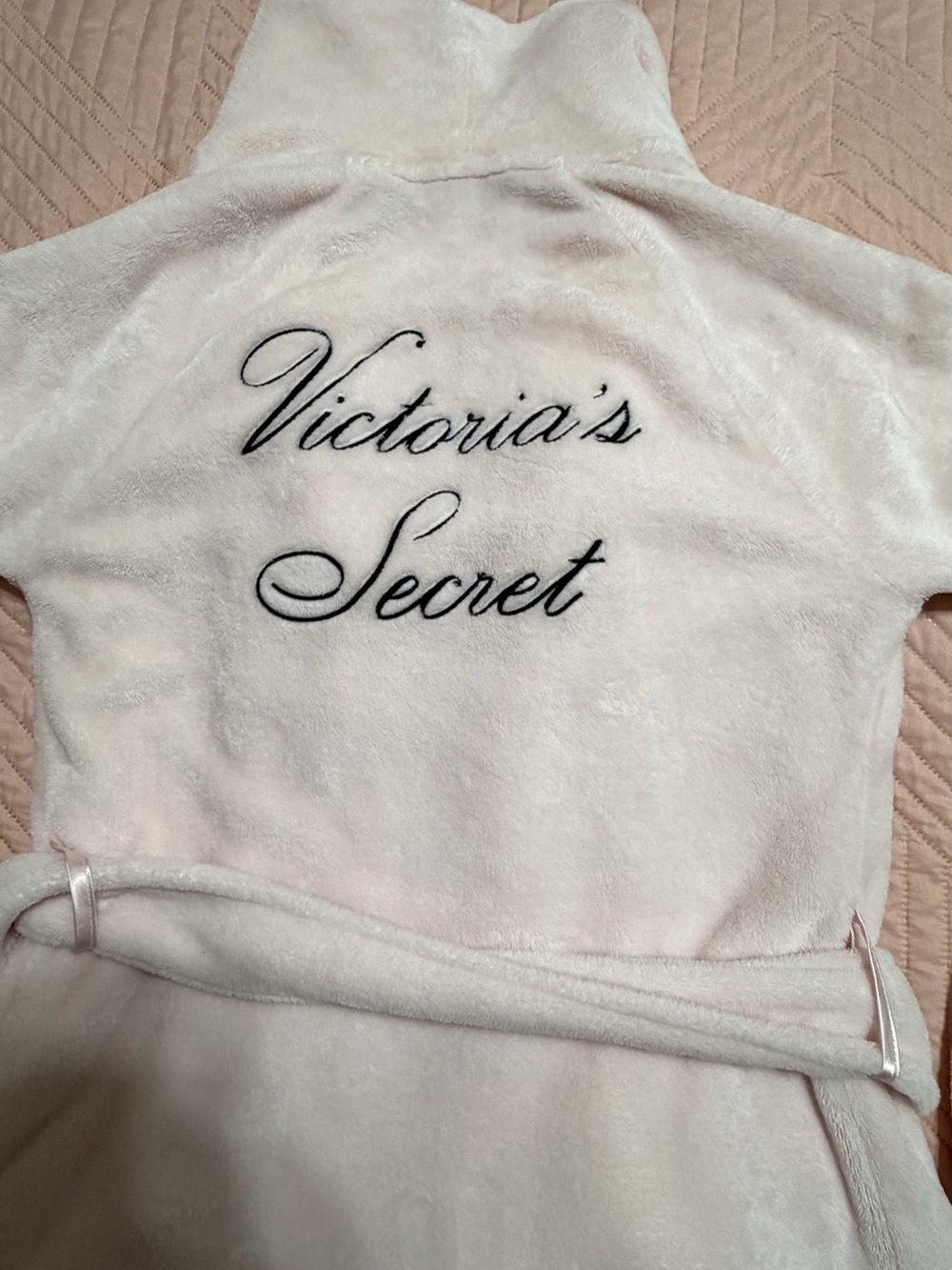 Victoria Secret Robe - Picture 4 of 5